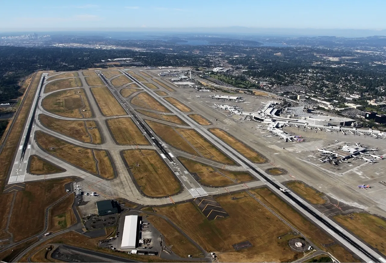 Seattle–Tacoma International Airport (SEA)